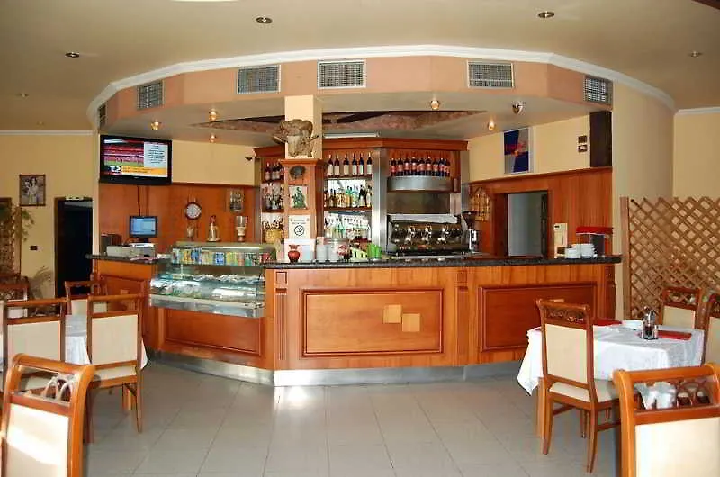 Pilo Lala Konjat Hotel Lushnje 4*,